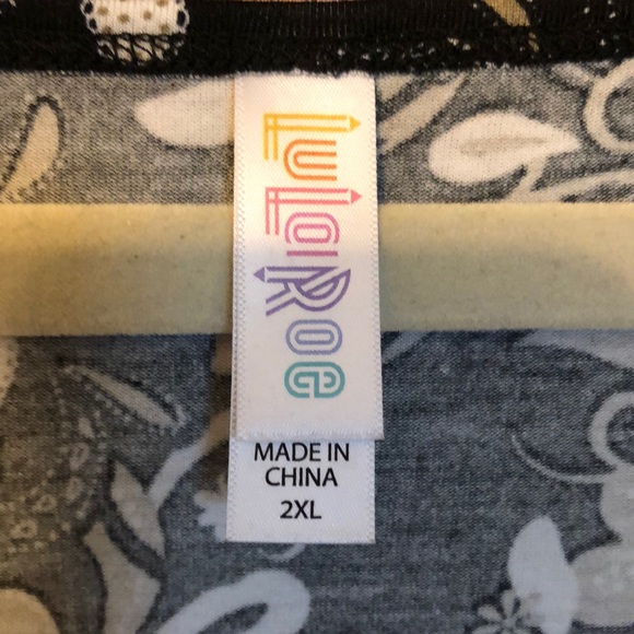 Lularoe Black & Taupe Floral Perfect Tee NWOT - Picture 3 of 6